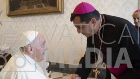 Bispo diocesano de Patos se encontra com o Papa Francisco, em Roma