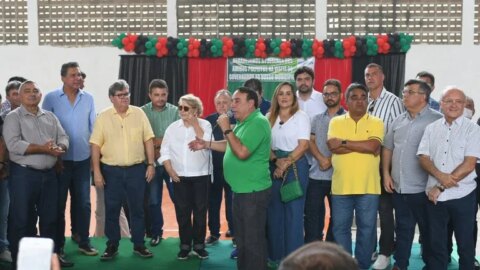 João Azevêdo inaugura Casa da Cidadania e entrega caminhão com baú isotérmico em Santa Teresinha