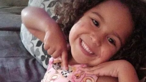 Menina de 4 anos morre eletrocutada após ser atingida por rede de alta tensão, na Paraíba