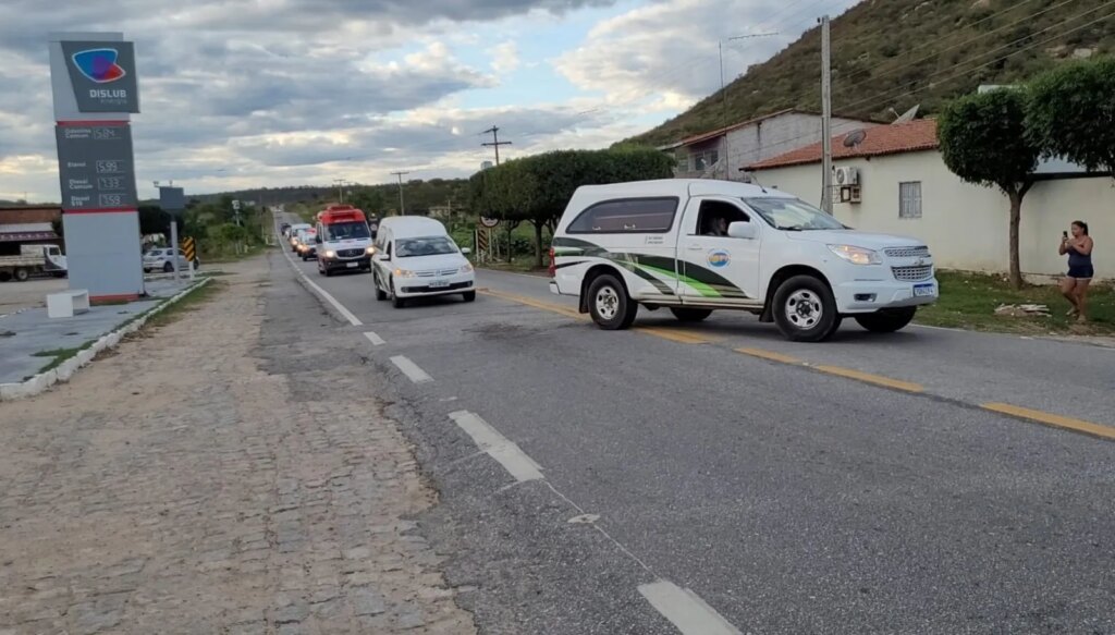 Corpos das 4 vítimas de trágico acidente ocorrido na manhã deste sábado (23), chegam a Catingueira