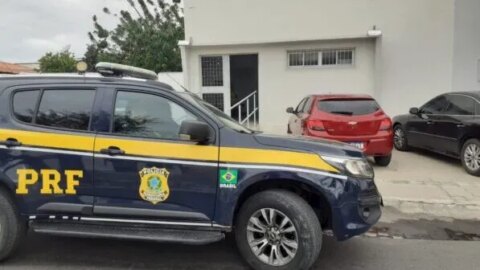 Operação da PRF, PC E PM, apreende carro clonado em Catingueira