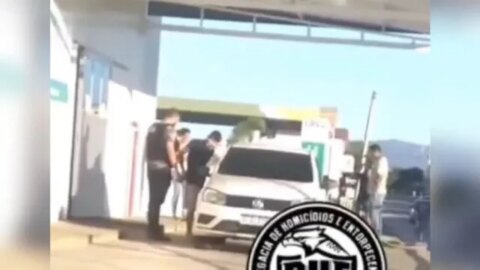 Jovem desobedece ordem de parada da Polícia Civil, cai de moto na fuga e é preso, em Patos