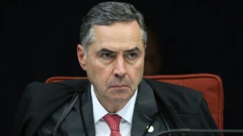 Barroso suspende lei que criou piso salarial para a enfermagem