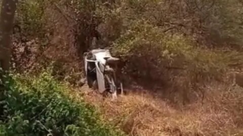 Duas jovens ficam feridas em acidente de carro, no Vale do Piancó