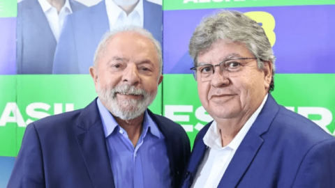 Após derrota de Veneziano, Lula manifesta apoio a João Azevedo