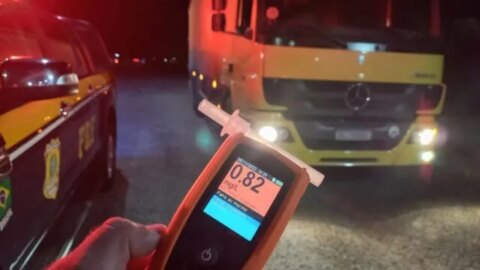 Motorista é preso pela PRF por embriaguez ao volante na BR-361, em Patos