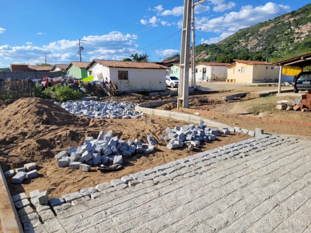 Prefeitura de Catingueira inicia pavimentação e beneficia moradores do conjunto habitacional Vila da Cruz