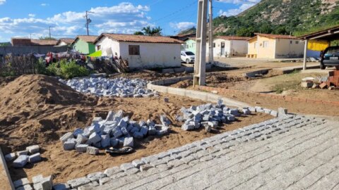 Prefeitura de Catingueira inicia pavimentação e beneficia moradores do conjunto habitacional Vila da Cruz