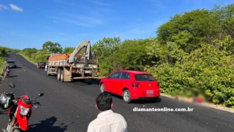 Colisão envolvendo carro e moto deixa homem morto, no Vale do Piancó 