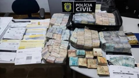 Mulher é presa com cerca de R$ 200 mil em mala, suspeita de lavagem de dinheiro, na Paraíba