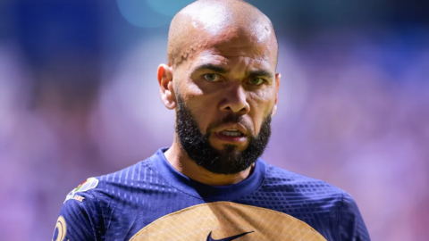 Defesa de Daniel Alves muda versão e assume relação sexual com penetração no caso