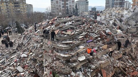 Número de mortos em decorrência do terremoto que atingiu a Turquia e a Síria passa de 33 mil