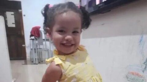 Bebê de 2 anos morre engasgada com uva, na Paraíba