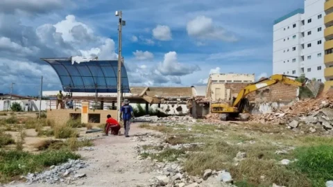 Patos Tênis Clube é demolido e pode se tornar estacionamento provisório no período das festas de São João 2023