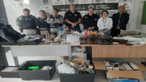 Operação prende policial civil de Patos acusado de vender armas e drogas para facções no Sertão