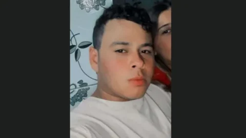 Jovem de 20 anos morre em acidente envolvendo caminhão e moto em Patos