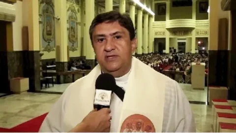 Padre Ronaldo sofre infarto e passa por cateterismo no Hospital de Patos