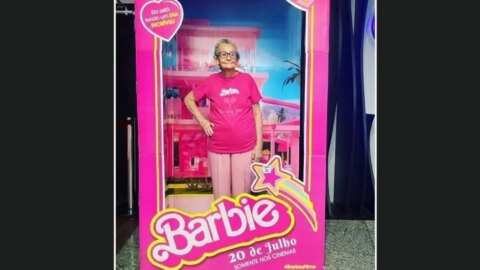Em Patos, idosa vai ao cinema pela primeira vez e confirma o fenômeno mundial Barbie 