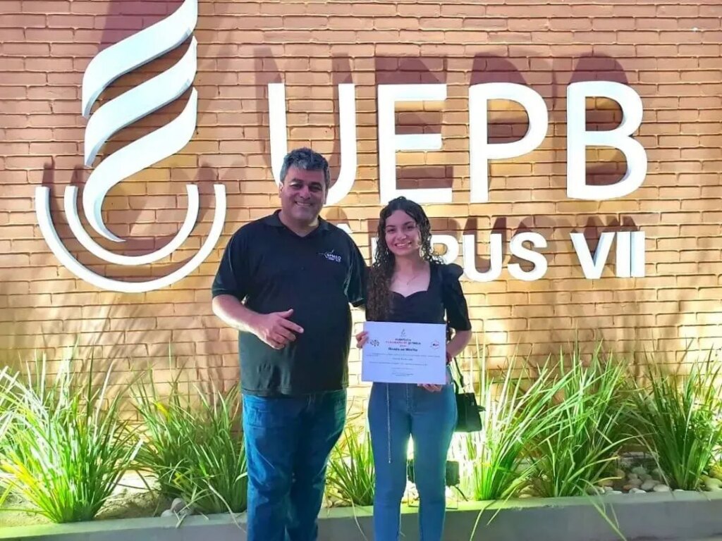 Aluna de Olho D’Água-PB conquista medalha de ouro na Olimpíada Paraibana de Química e avança para etapas nacionais e internacionais