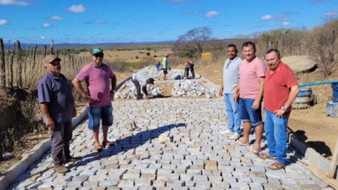 Prefeitura de Catingueira inicia pavimentação e reconstrução de passagem molhada na Zona Rural