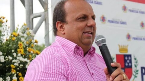 Em live, Prefeito do Sertão da PB dispara: “hoje é dia de sexo, drogas e rock’n roll!”
