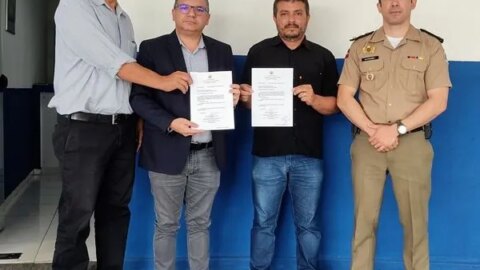 Vereador Damião de Seli entrega documento ao Secretário de Segurança solicitando a volta da Patrulha rural em Santa Terezinha