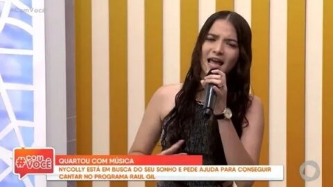 Cantora da cidade de Santa Terezinha, participa de programa da TV Tambaú antes de se apresentar no Programa do Raul Gil, no SBT