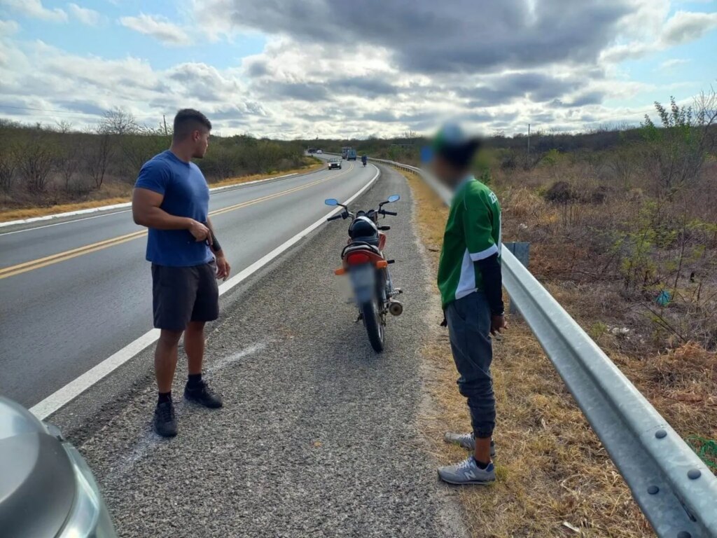 Policial Militar de folga recupera motocicleta que havia sido furtada de trabalhador, em Patos