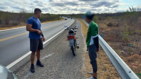 Policial Militar de folga recupera motocicleta que havia sido furtada de trabalhador, em Patos