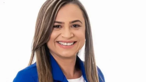 CRISE: Prefeita exonera todos os servidores contratados, comissionados e secretários, no Sertão da PB