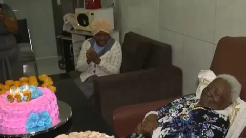 Idosa paraibana comemora aniversário de 117 anos: ‘sobreviveram a quase tudo do século passado’