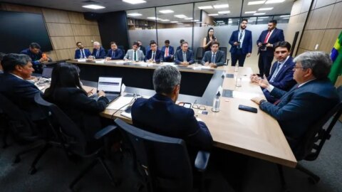 Ministro anuncia ordem de serviço para reforma no Aeroporto de Patos