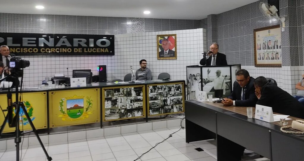 Vereadores de Santa Terezinha-PB batem boca e Presidente é obrigado a cancelar Sessão