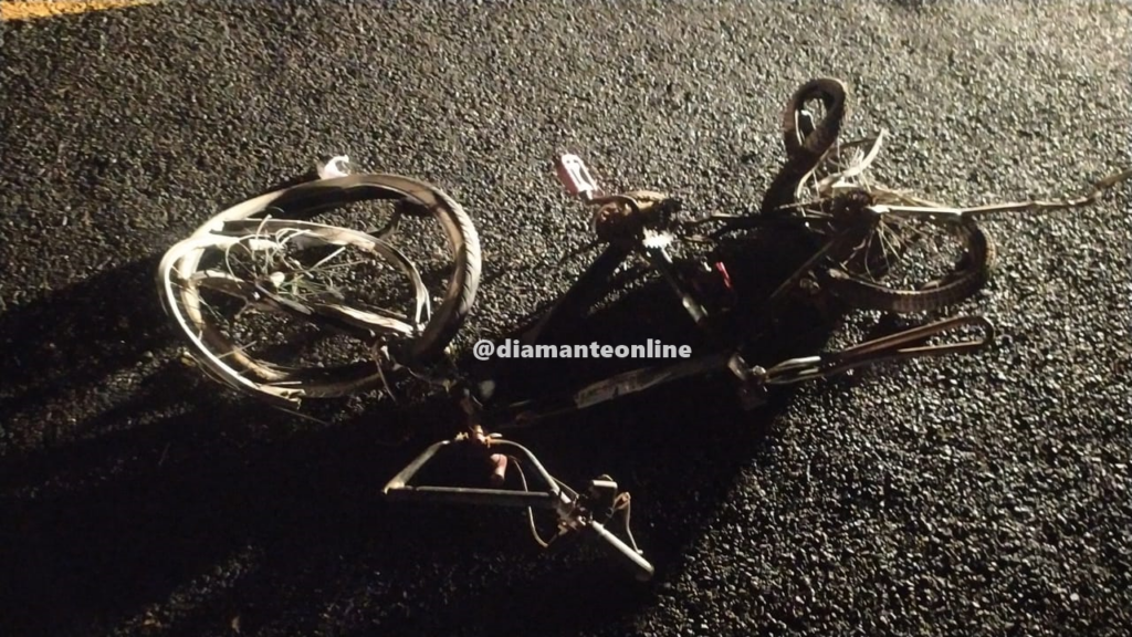 Ciclista morre ao ser atropelado por caminhão em rodovia, no Vale do Piancó