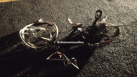 Ciclista morre ao ser atropelado por caminhão em rodovia, no Vale do Piancó