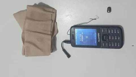 Mulher é presa usando celular e ponto em concurso da PM em Patos