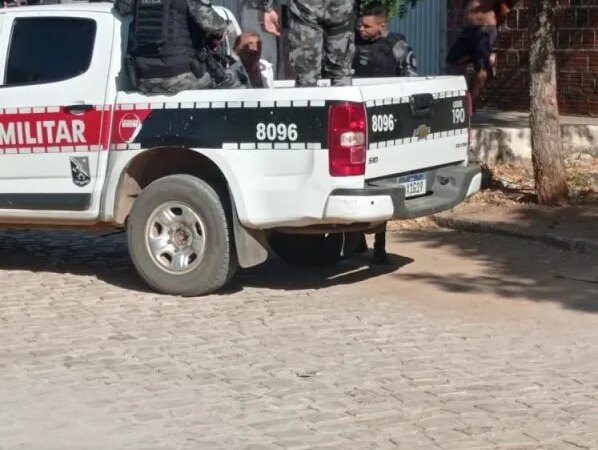 Sogro tenta matar genro após discussão, troca tiros com PM e acaba preso, no Sertão da PB