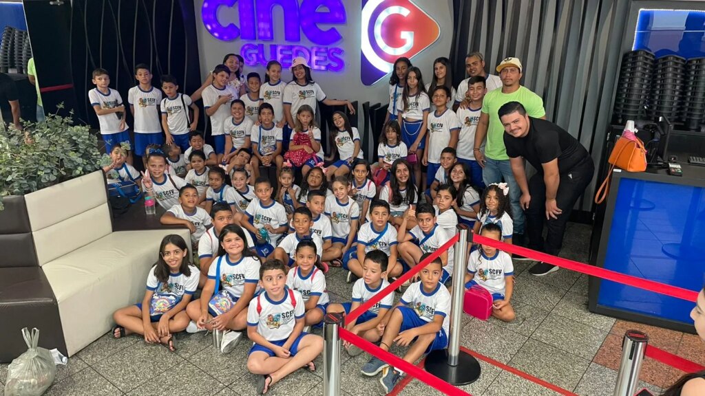 Prefeitura de Catingueira presenteia mais de 100 crianças e adolescentes do SCFV com sessão de cinema