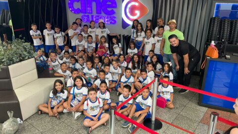 Prefeitura de Catingueira presenteia mais de 100 crianças e adolescentes do SCFV com sessão de cinema