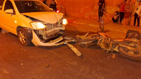 Colisão entre carro e moto deixa homem ferido em Piancó
