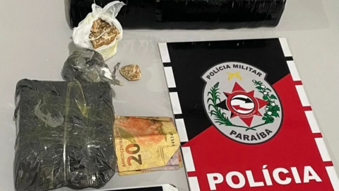 Polícia prende homens em flagrante por porte de drogas, em Piancó