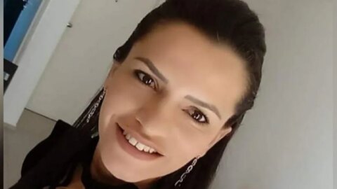 Suspeita de mandar assassinar esteticista por R$ 20 mil é presa e levada para presídio em Patos 