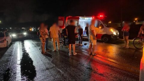 Duas pessoas ficam feridas em colisão envolvendo motociclista e ciclista na noite deste domingo (31), na BR-361, em Patos