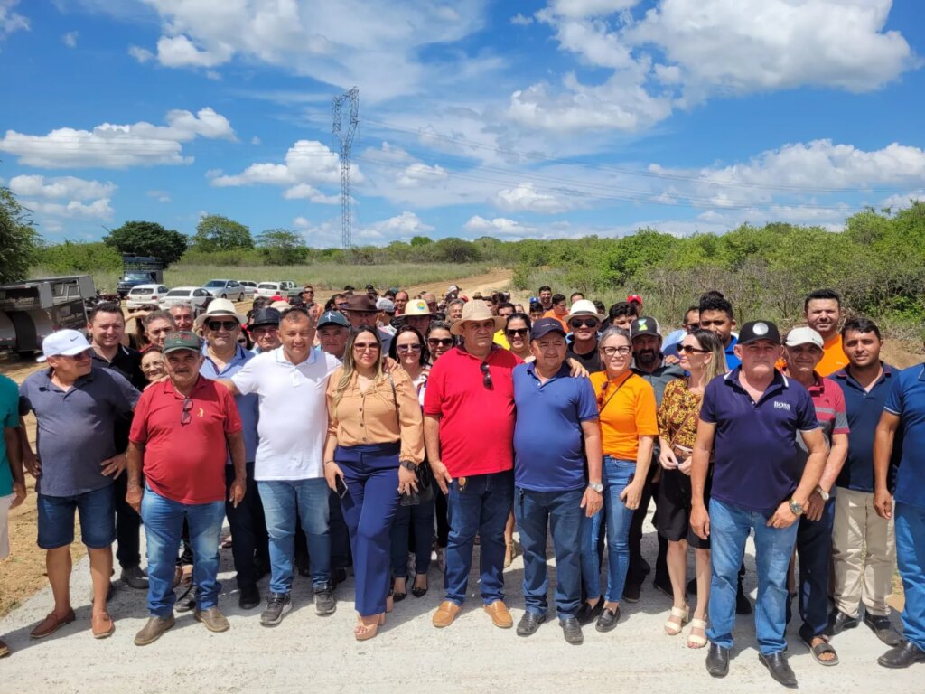 Prefeitura de Catingueira entrega pacote com 6 importantes obras a população