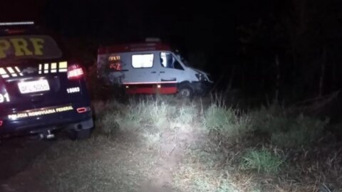 Enfermeira fica gravemente ferida após acidente envolvendo ambulância do SAMU na BR-361, em Piancó