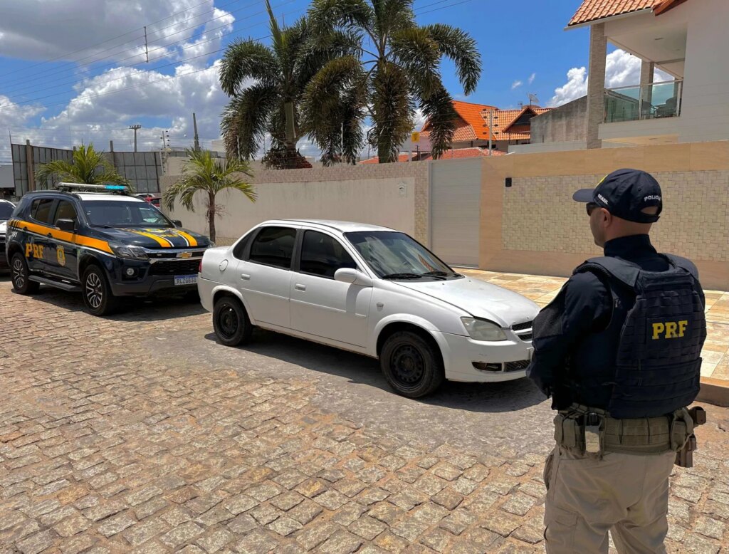 PRF recupera veículo roubado em ação de combate ao crime em Patos