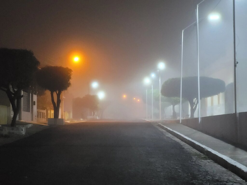 Chove durante toda a noite deste domingo (12), em Catingueira
