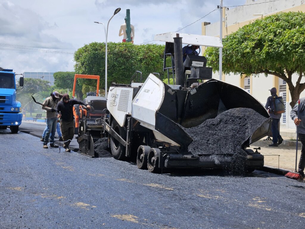 3º etapa do asfaltamento de ruas tem início em Catingueira