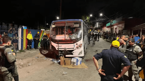 Ônibus avança sobre procissão, mata 7 pessoas e deixa 26 feridos, em Pernambuco