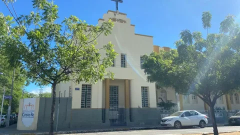 Professora é assaltada e tem celular levado de dentro da Capela do Cristo Rei, em Patos